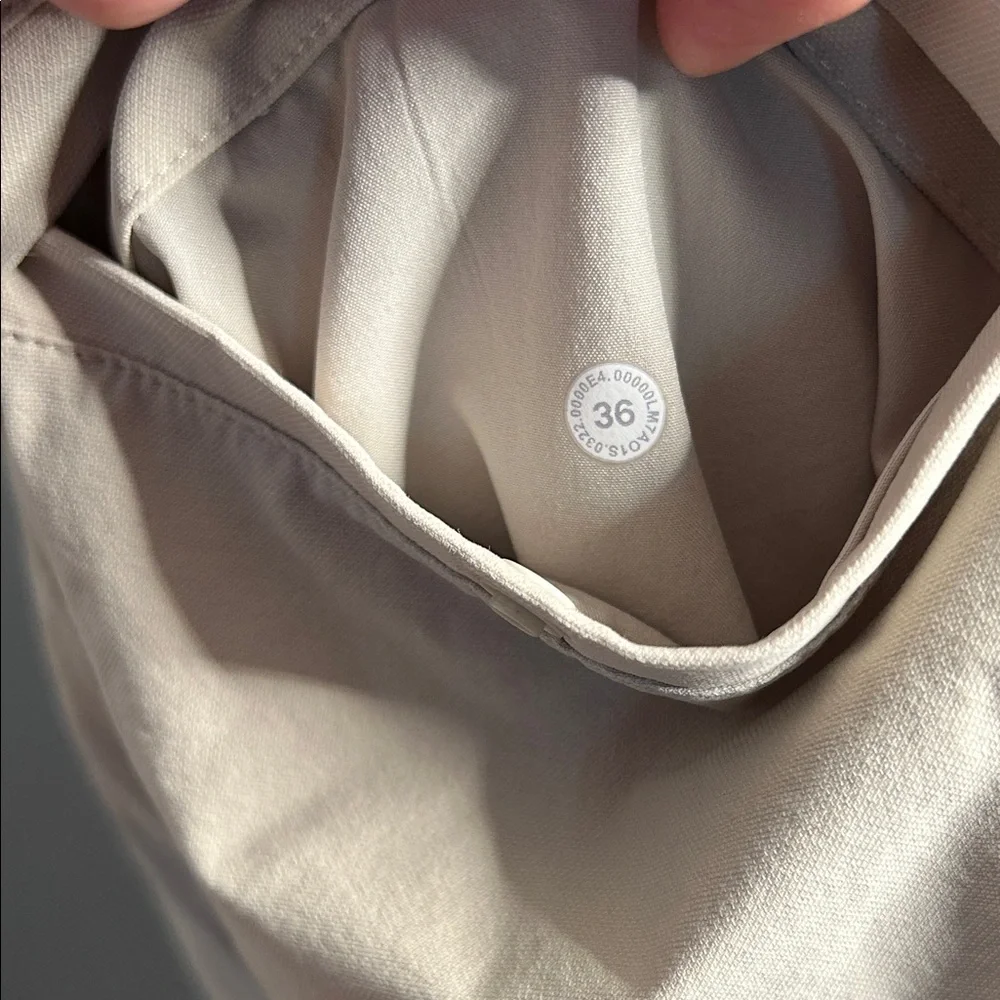 lululemon athletica Men's Beige Shorts - Picture 4 of 5